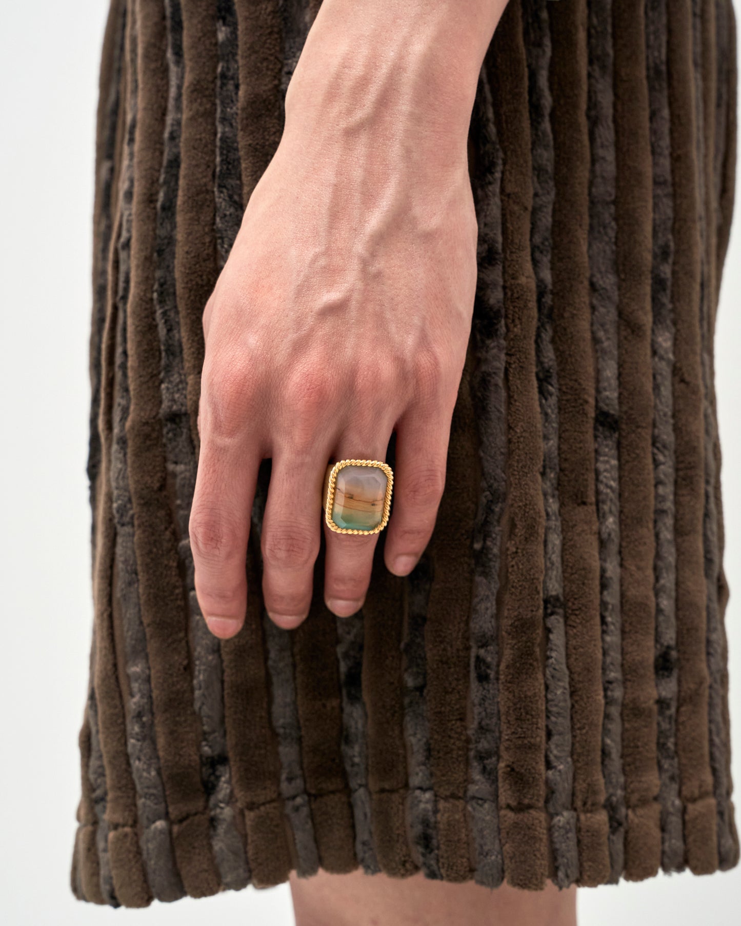 Sovereign Rope Ring Gold