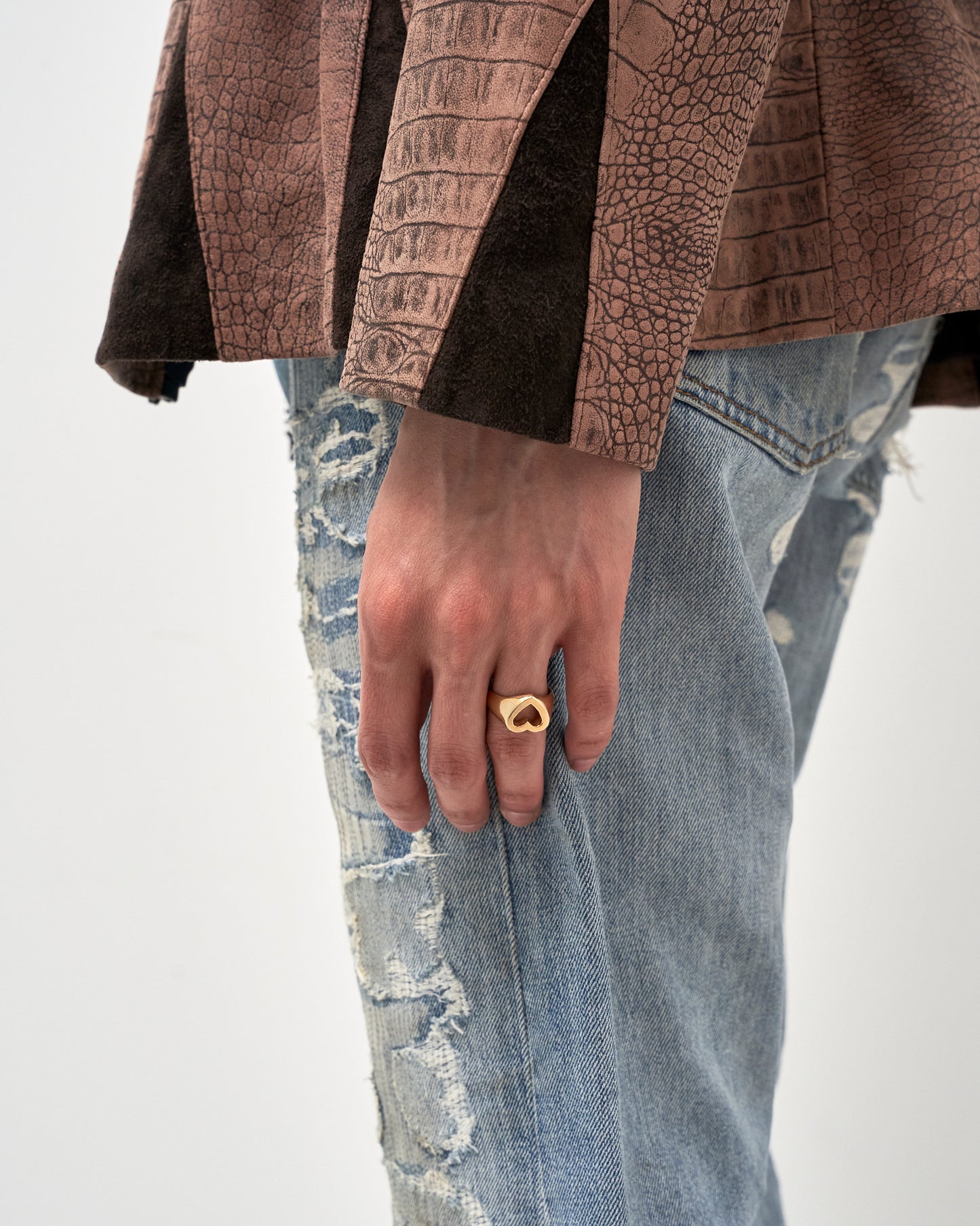 Heart hole ring Gold