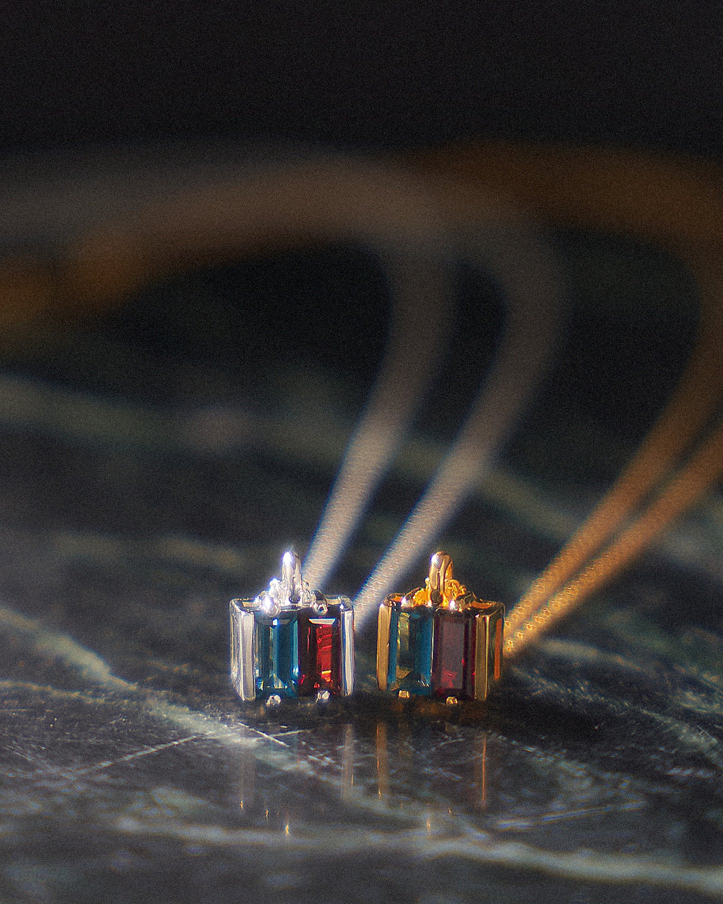 B Twin Necklace Gold