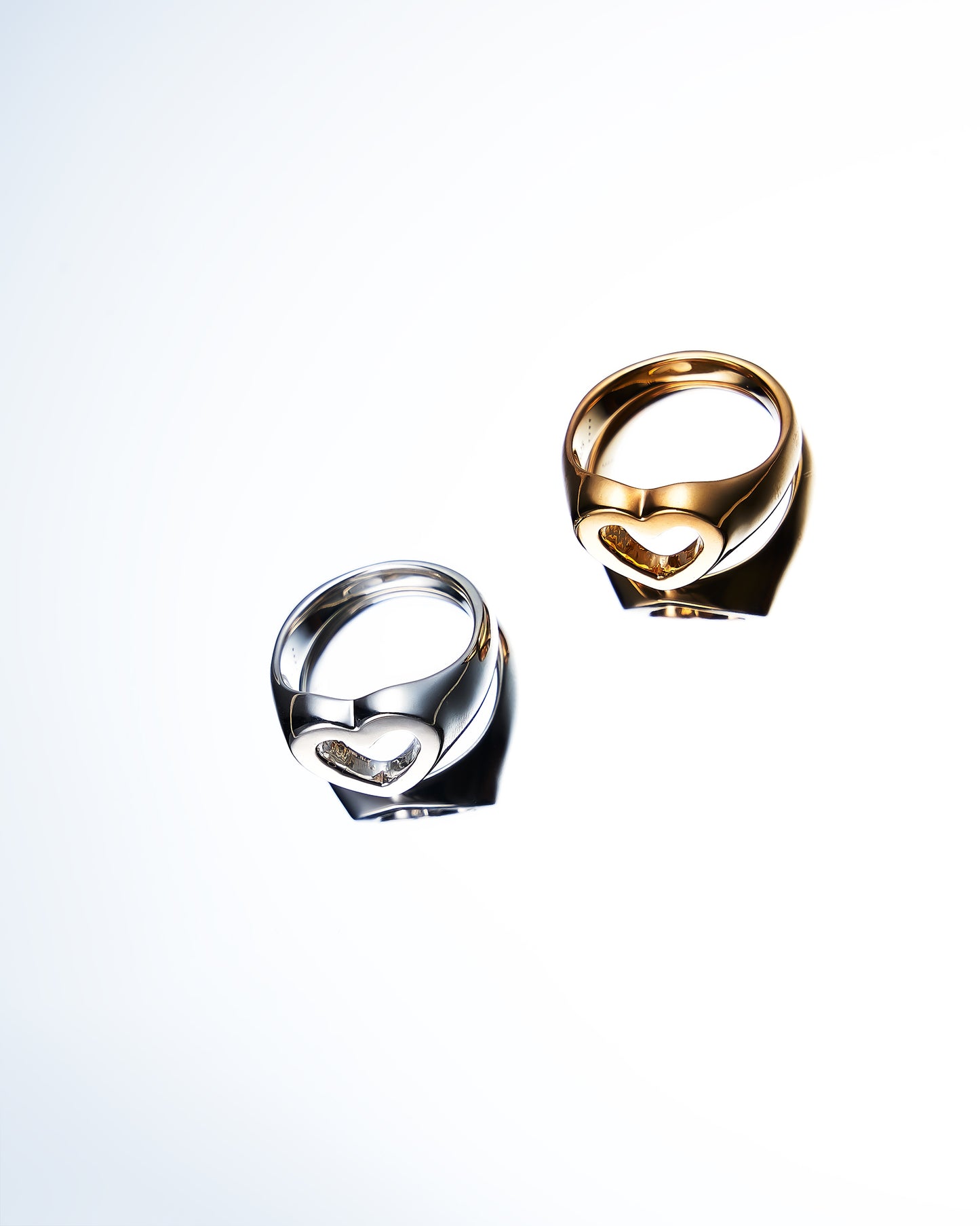 Heart hole ring/ gold